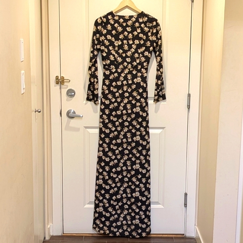 3/$30 EUC Lioness S Black & White Floral Long Sleeve Romper with Maxi Overskirt - Picture 7 of 9